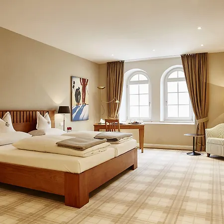 Hotel Gutsgasthof Stangl 4*