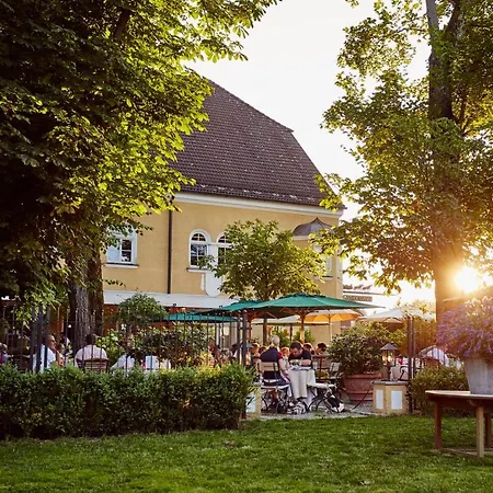 Gutsgasthof Stangl فندق