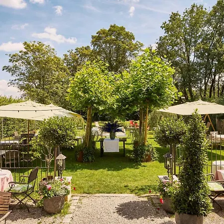 Gutsgasthof Stangl Szálloda 4*