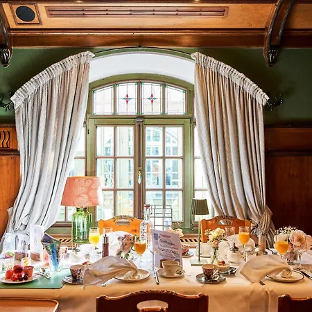 Gutsgasthof Stangl Hotel 4*