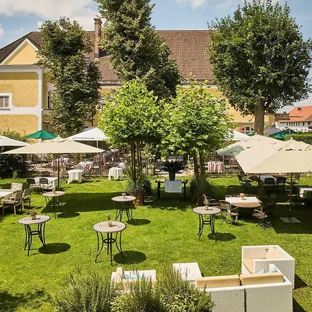 Hotel Gutsgasthof Stangl 4*